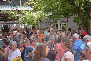 Empfang nach dem Festgottesdienst