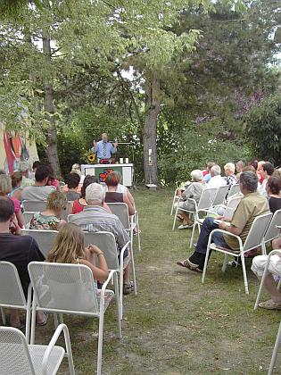 Gottesdienst im Schatten