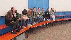 Vorbereitung Pfingsteinsatz - Rosen im Gottesdienst
